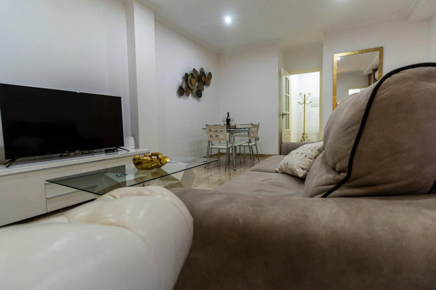 Sh Pilucas Home Moderno Apartamento Con Patio Кадис Екстериор снимка